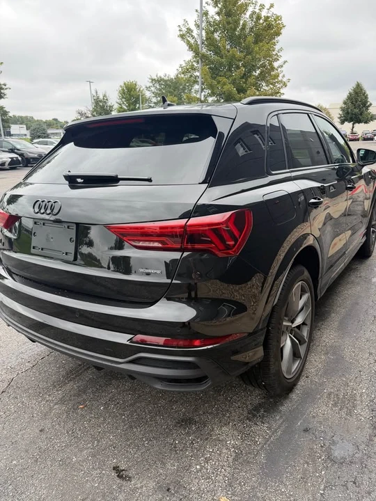 2023 Audi F3 Q3 - Image 3 of 17
