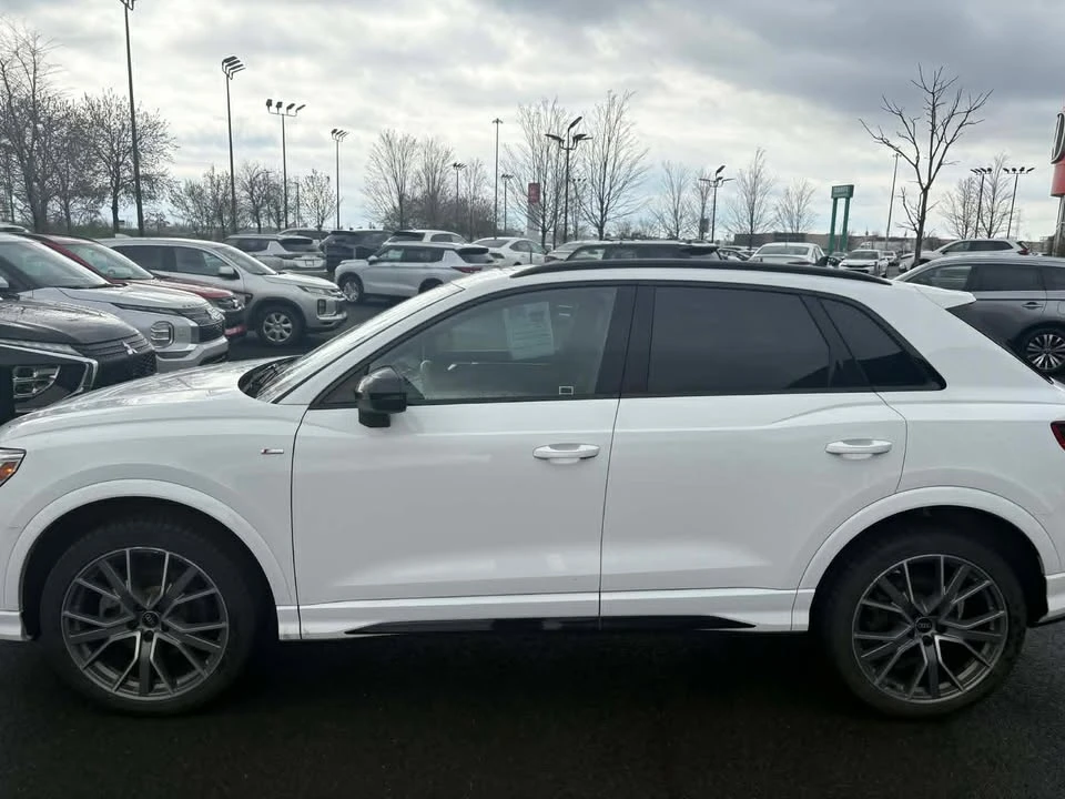 2023 Audi F3 Q3 - Image 3 of 9