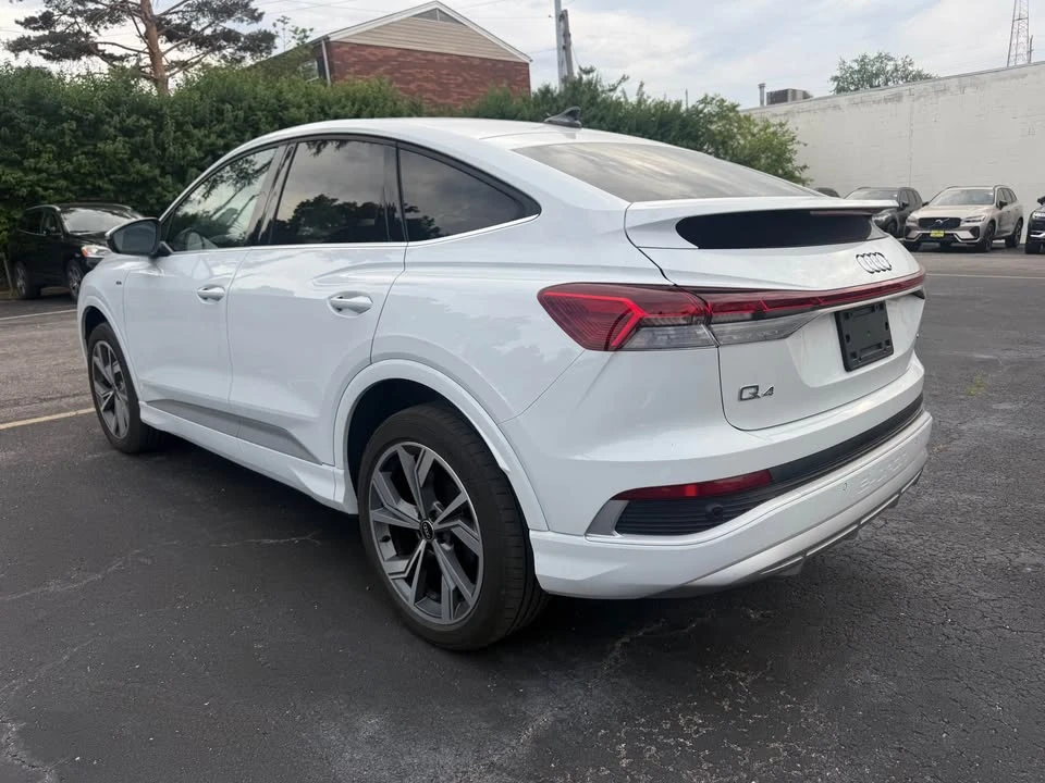 2023 Audi Q4 e-tron - Image 10 of 20