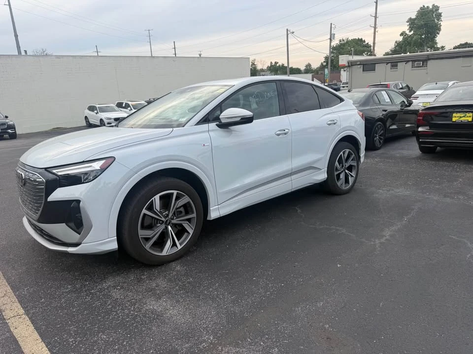 2023 Audi Q4 e-tron - Image 4 of 20