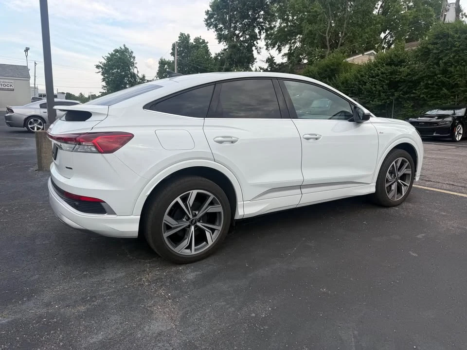2023 Audi Q4 e-tron - Image 5 of 20