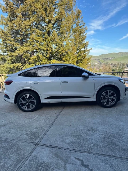 2023 Audi Q4 e-tron - Image 3 of 9