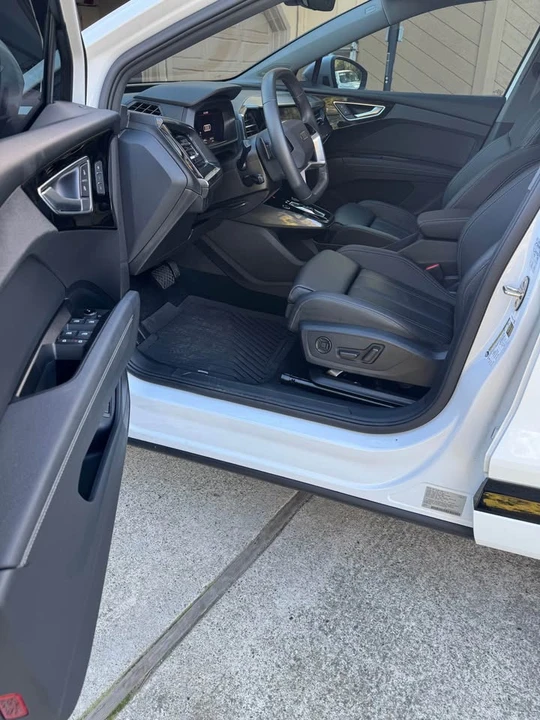 2023 Audi Q4 e-tron - Image 5 of 9