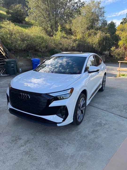2023 Audi Q4 e-tron - Image 4 of 9