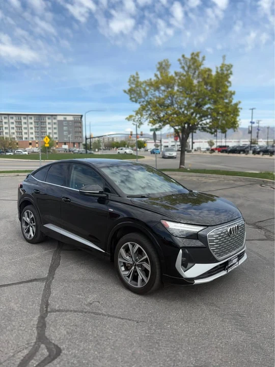 2023 Audi Q4 e-tron - Image 4 of 12