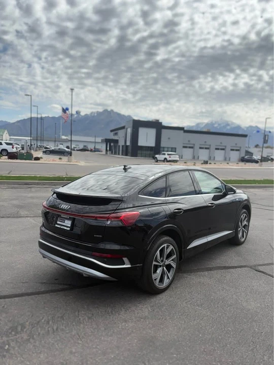 2023 Audi Q4 e-tron - Image 6 of 12