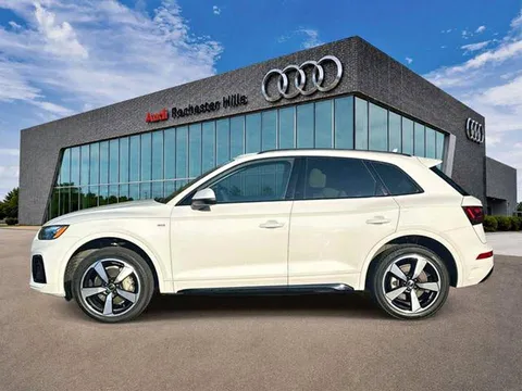 2023 Audi Q5 Premium Plus