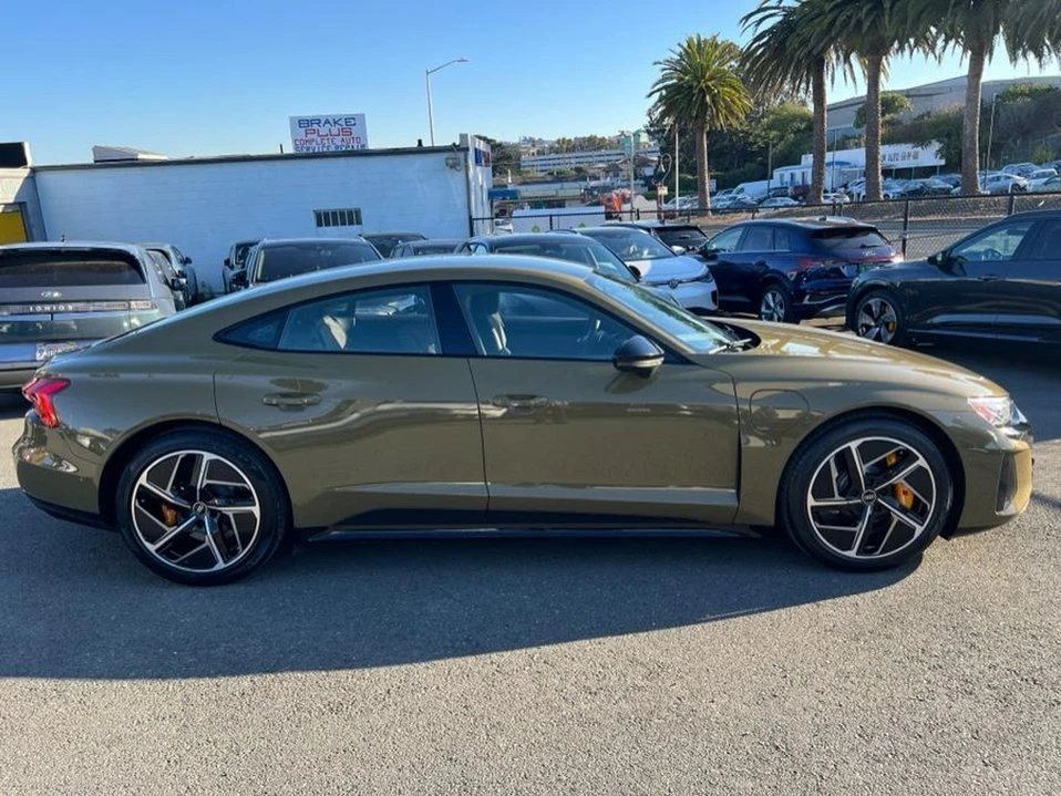 2023 Audi e-tron GT - Image 4 of 20