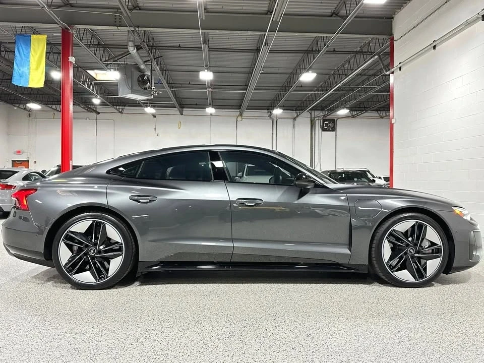 2023 Audi e-tron GT - Image 4 of 19
