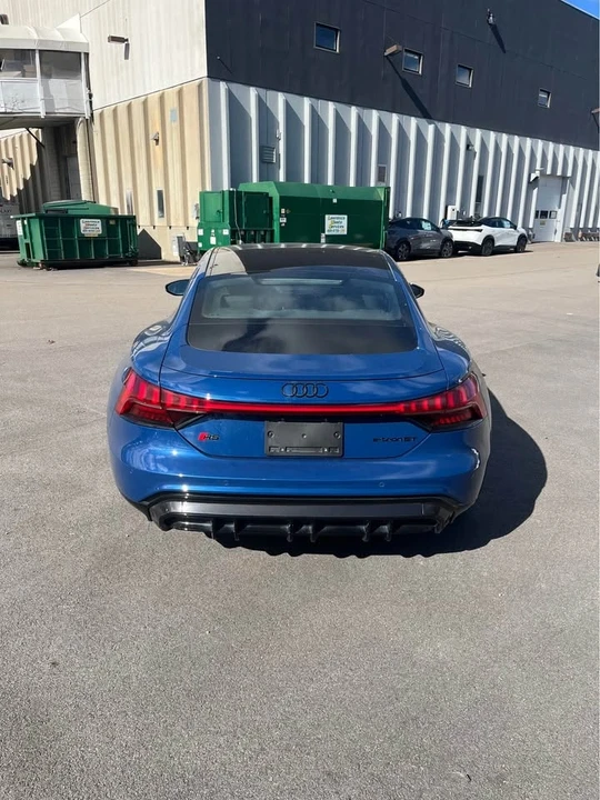 2023 Audi e-tron GT - Image 5 of 12