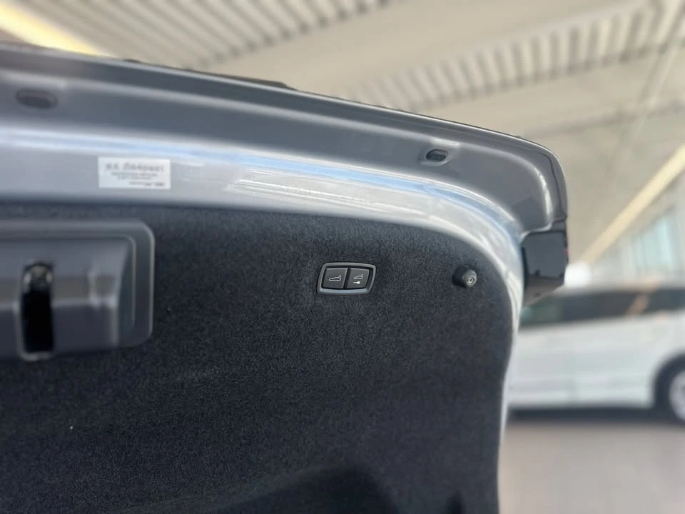 2023 Audi e-tron GT - Image 8 of 14