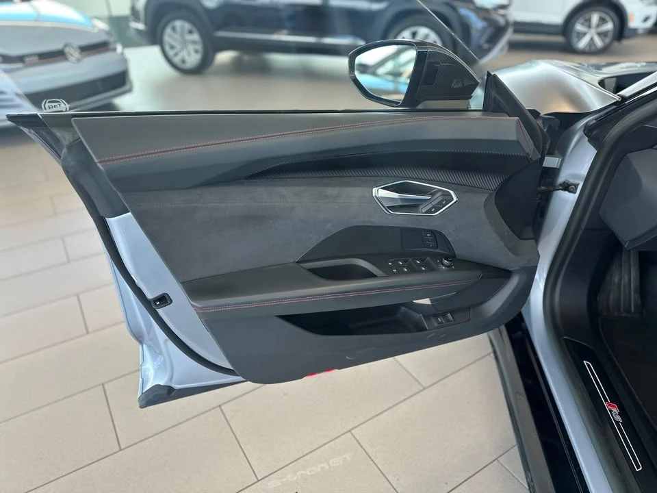 2023 Audi e-tron GT - Image 10 of 14