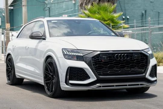 2023 Audi rs q8 sedan
