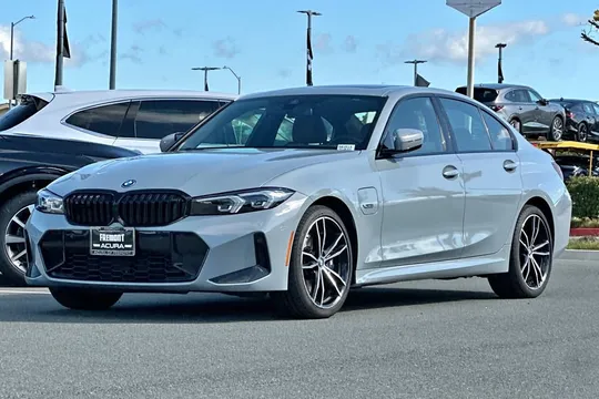 2023 BMW 3 Series 330e