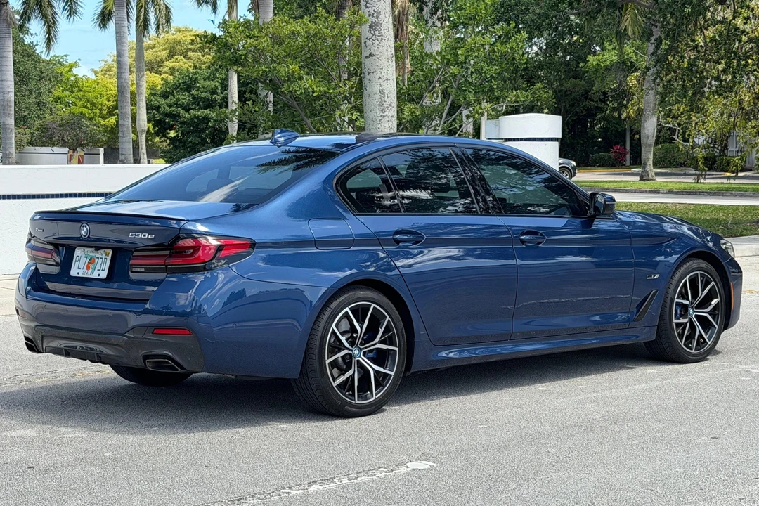 2023 BMW G30 5 Series Sedan - Image 4 of 31