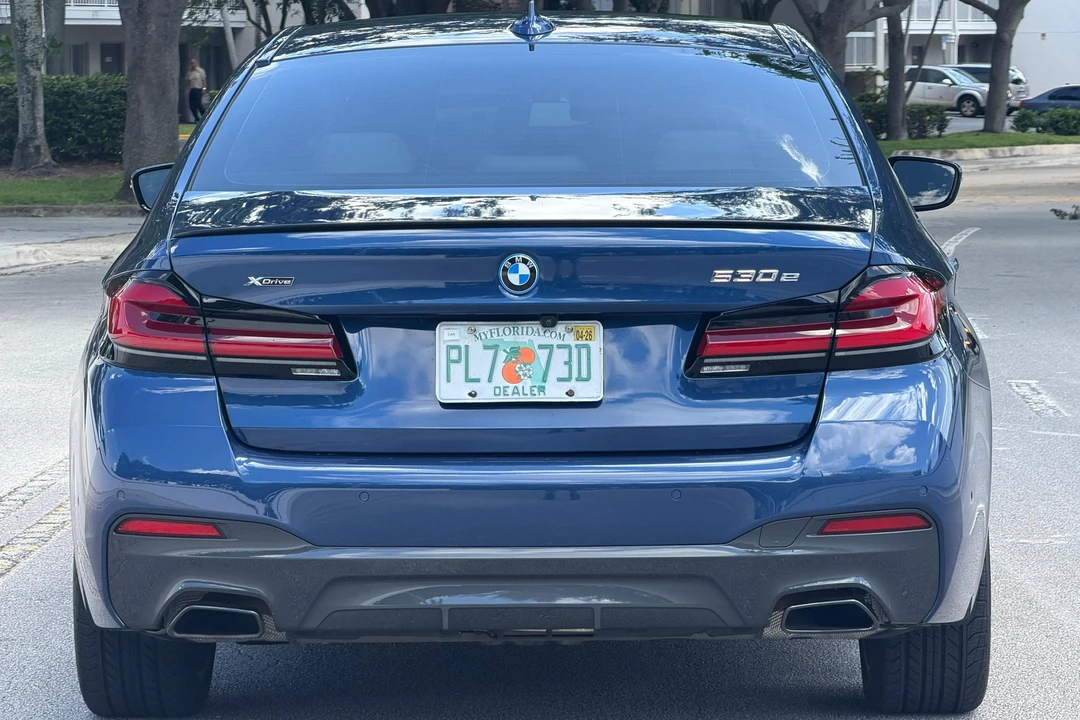 2023 BMW G30 5 Series Sedan - Image 5 of 31