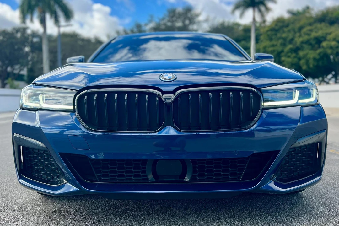 2023 BMW G30 5 Series Sedan - Image 2 of 31