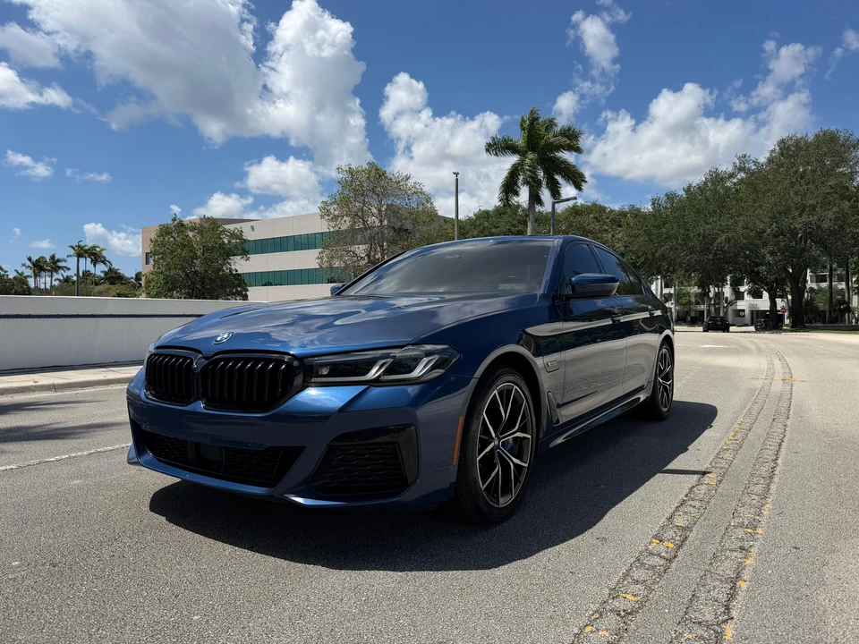 2023 BMW G30 5 Series Sedan - Image 8 of 31