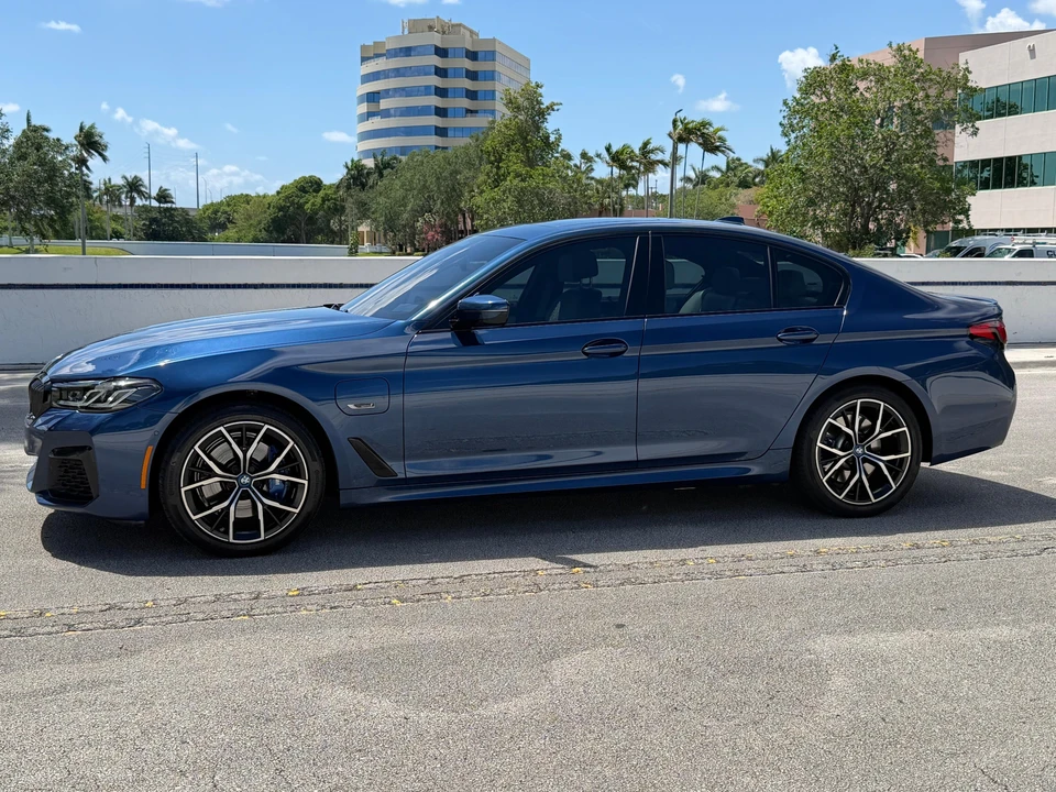 2023 BMW G30 5 Series Sedan - Image 10 of 31