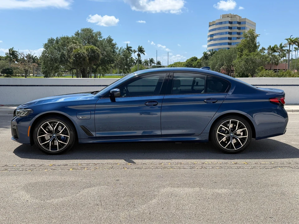 2023 BMW G30 5 Series Sedan - Image 11 of 31