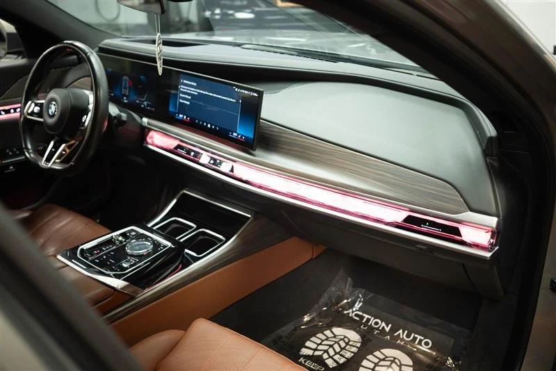 2023 BMW G70 7 Series - Image 13 of 20