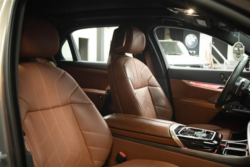 2023 BMW G70 7 Series - Image 14 of 20