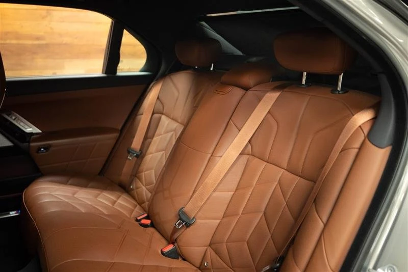 2023 BMW G70 7 Series - Image 11 of 20