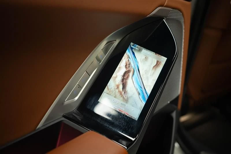 2023 BMW G70 7 Series - Image 17 of 20