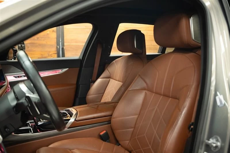2023 BMW G70 7 Series - Image 10 of 20