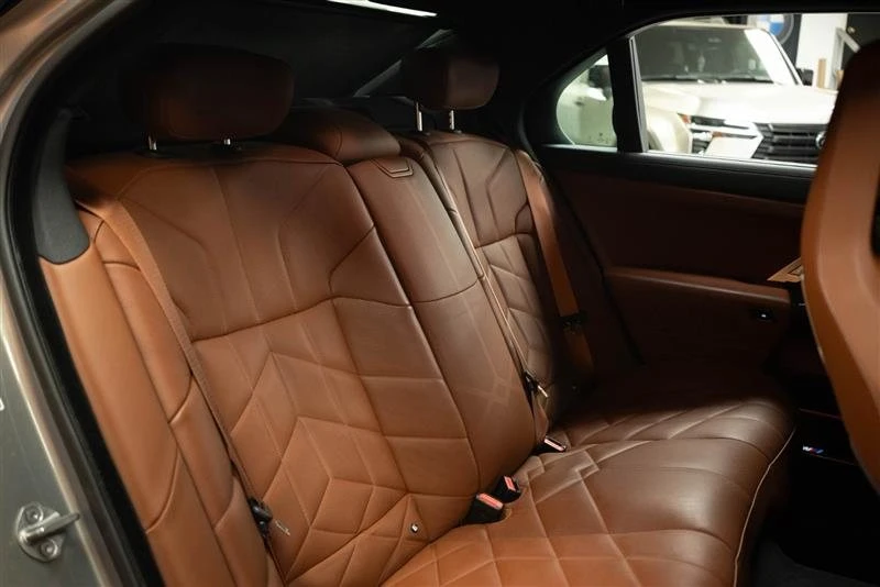 2023 BMW G70 7 Series - Image 15 of 20