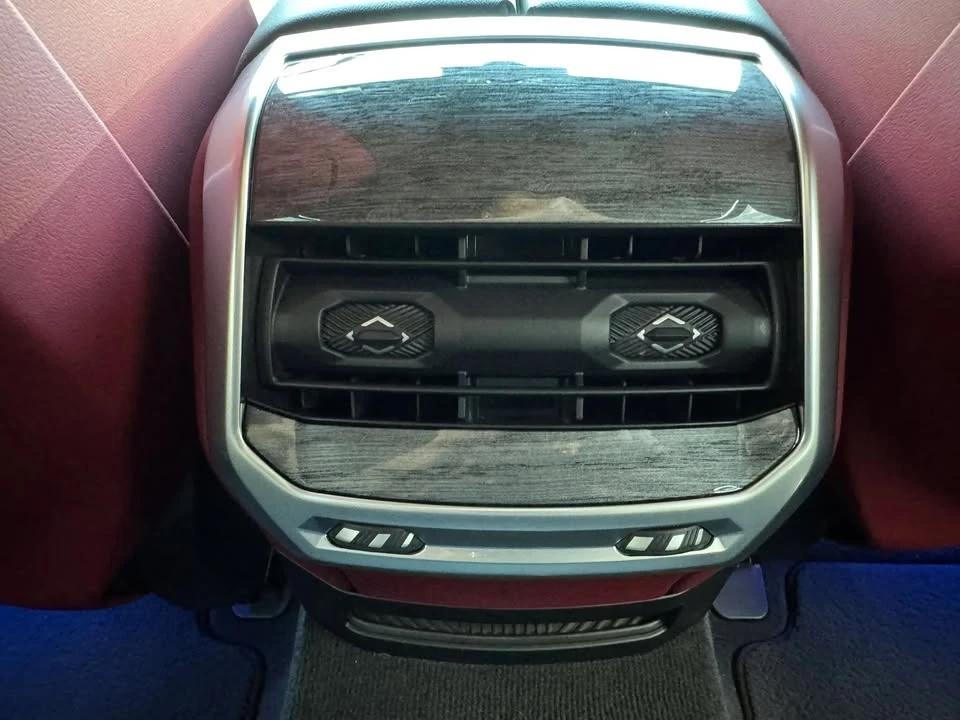 2023 BMW G70 7 Series - Image 19 of 20