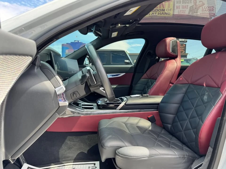 2023 BMW G70 7 Series - Image 10 of 20