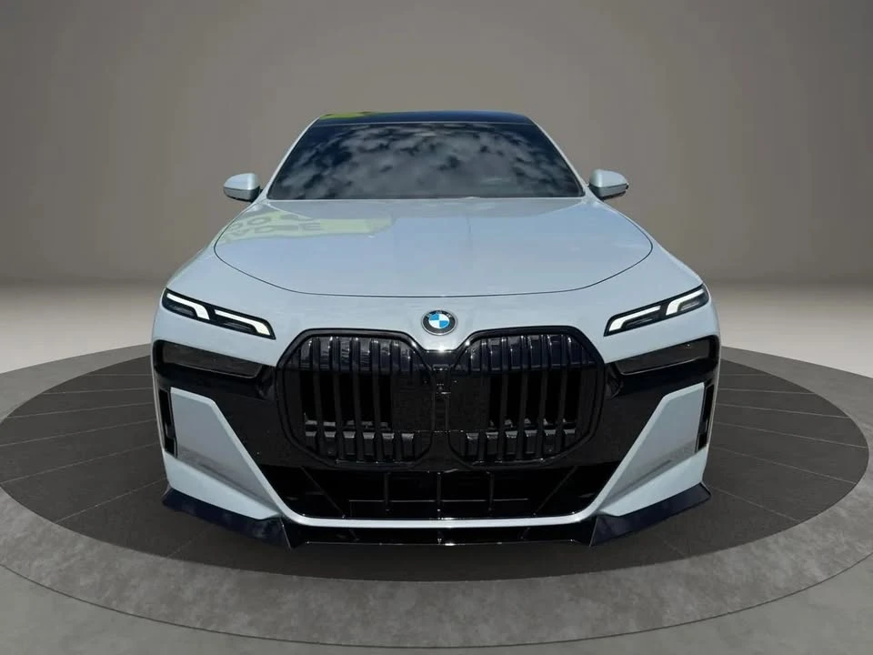 2023 BMW G70 7 Series - Image 3 of 20