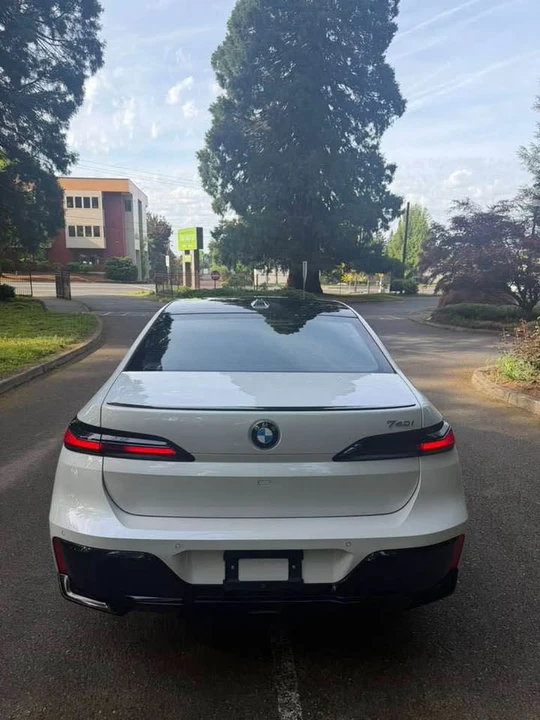 2023 BMW G70 7 Series - Image 5 of 19