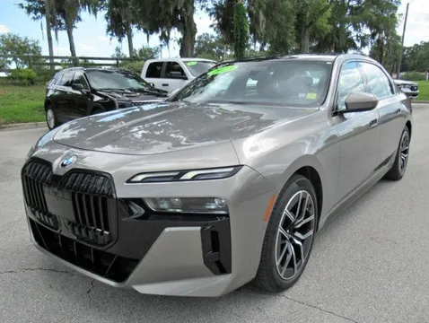 2023 BMW 7 Series 740i