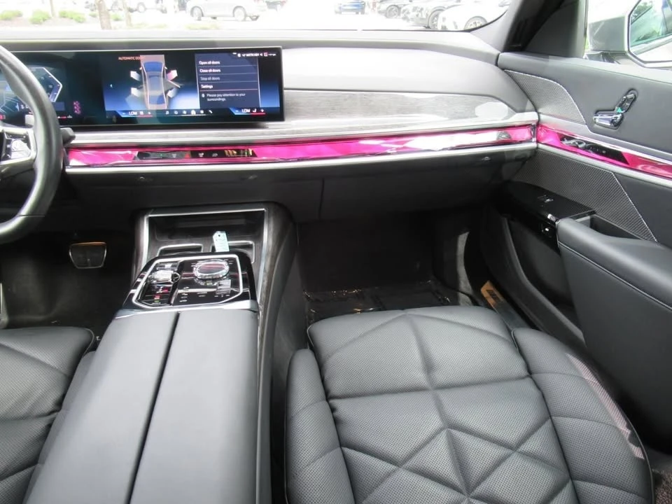 2023 BMW G70 7 Series - Image 10 of 12