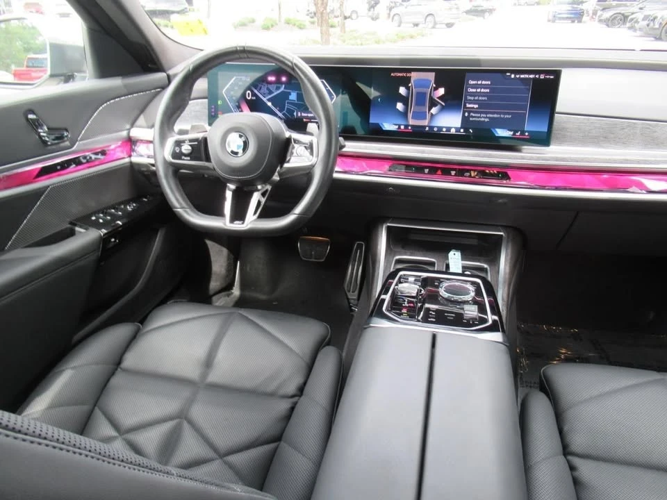 2023 BMW G70 7 Series - Image 8 of 12
