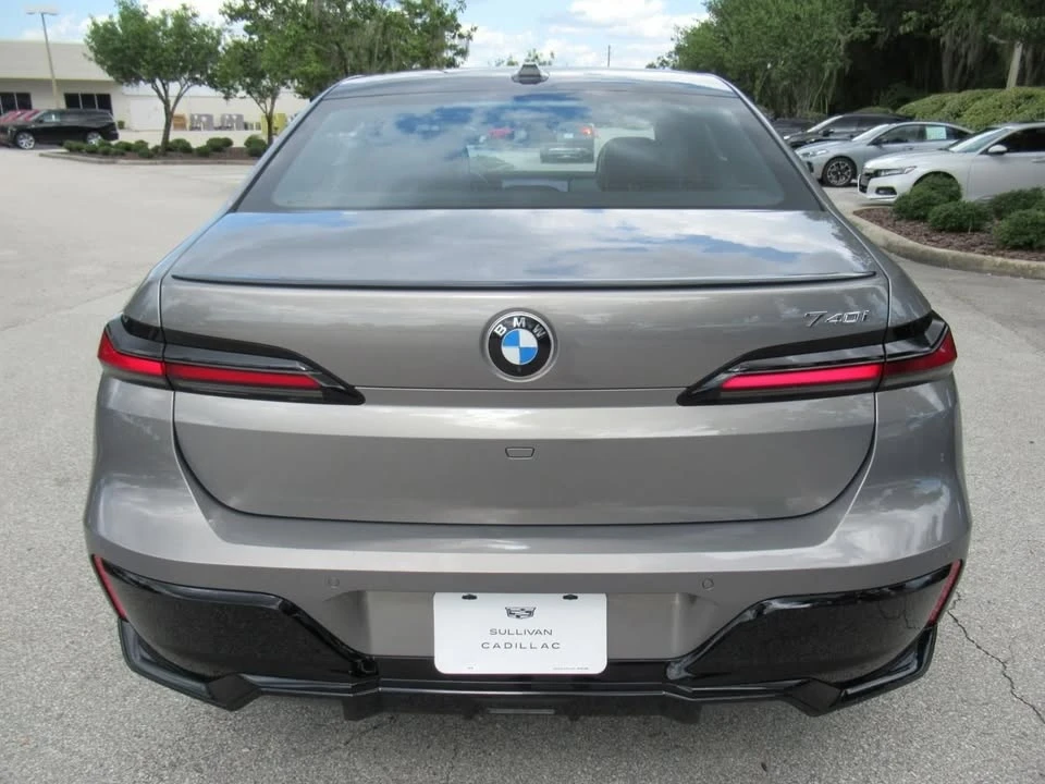 2023 BMW G70 7 Series - Image 5 of 12