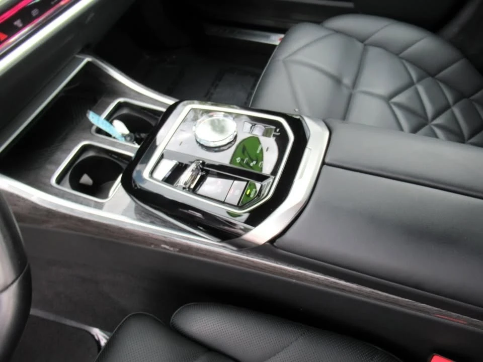 2023 BMW G70 7 Series - Image 9 of 12