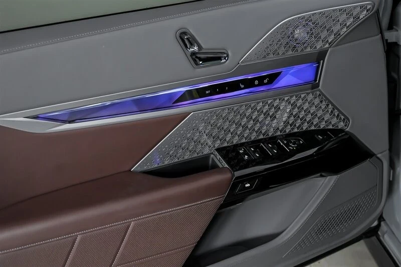2023 BMW G70 7 Series - Image 18 of 21