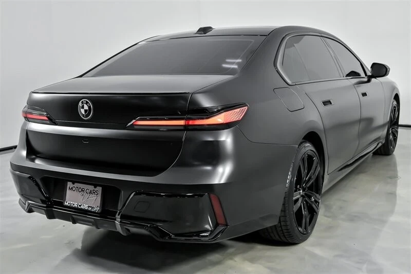 2023 BMW G70 7 Series - Image 12 of 21