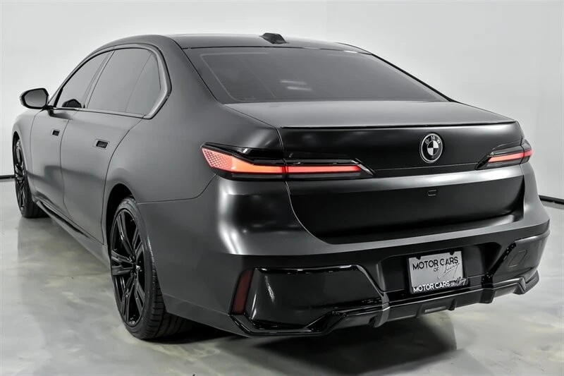 2023 BMW G70 7 Series - Image 10 of 21