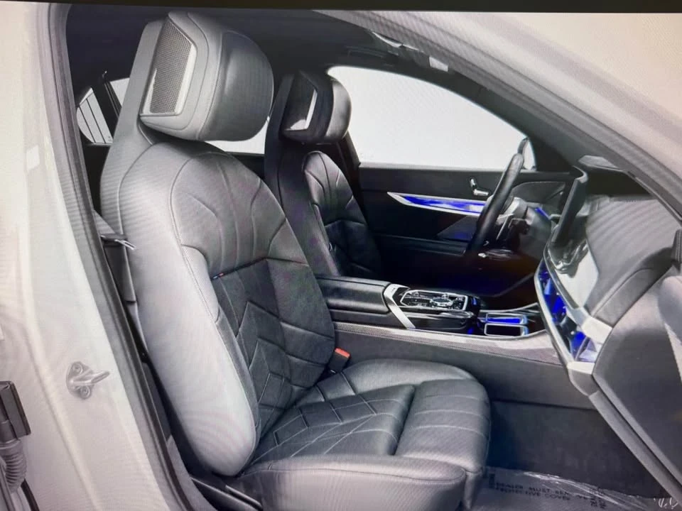 2023 BMW G70 7 Series - Image 8 of 15