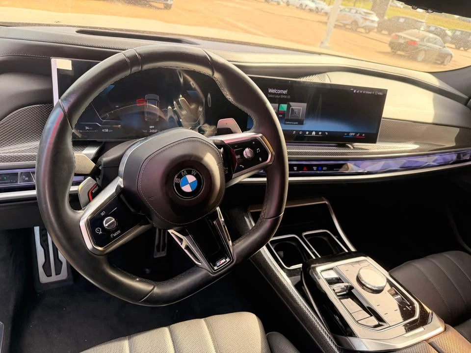 2023 BMW G70 7 Series - Image 8 of 11