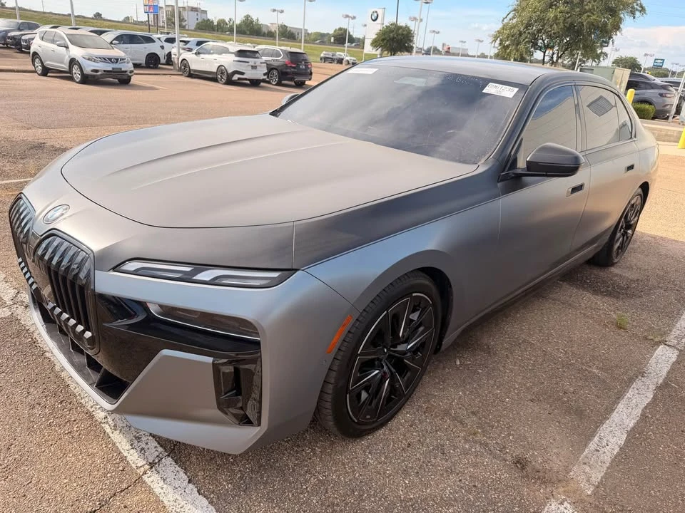 2023 BMW G70 7 Series - Image 3 of 11