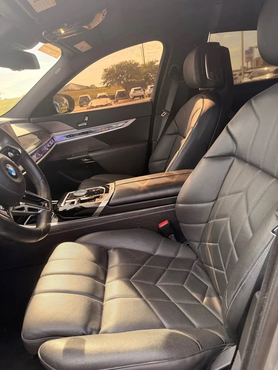 2023 BMW G70 7 Series - Image 9 of 11