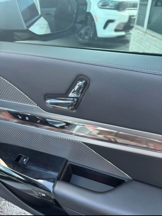 2023 BMW G70 7 Series - Image 3 of 8