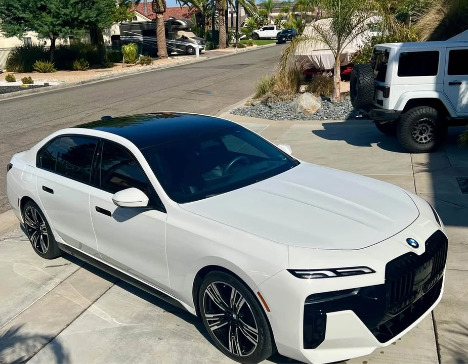 2023 BMW G70 7 Series - Image 3 of 10
