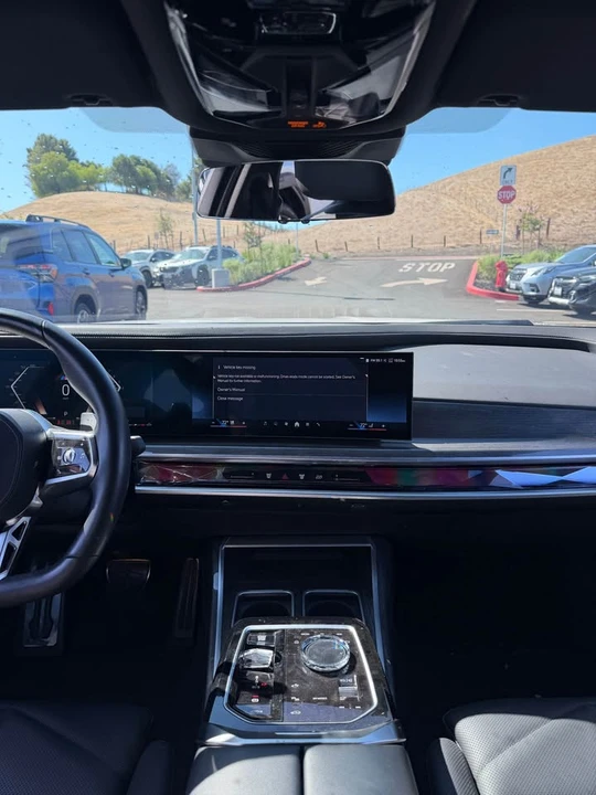 2023 BMW G70 7 Series - Image 8 of 11