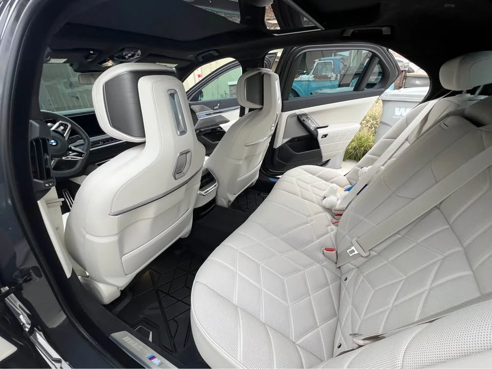 2023 BMW G70 7 Series - Image 6 of 11